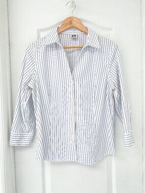 Anne Klein White & Navy Striped Button-Up Blouse | Medium
